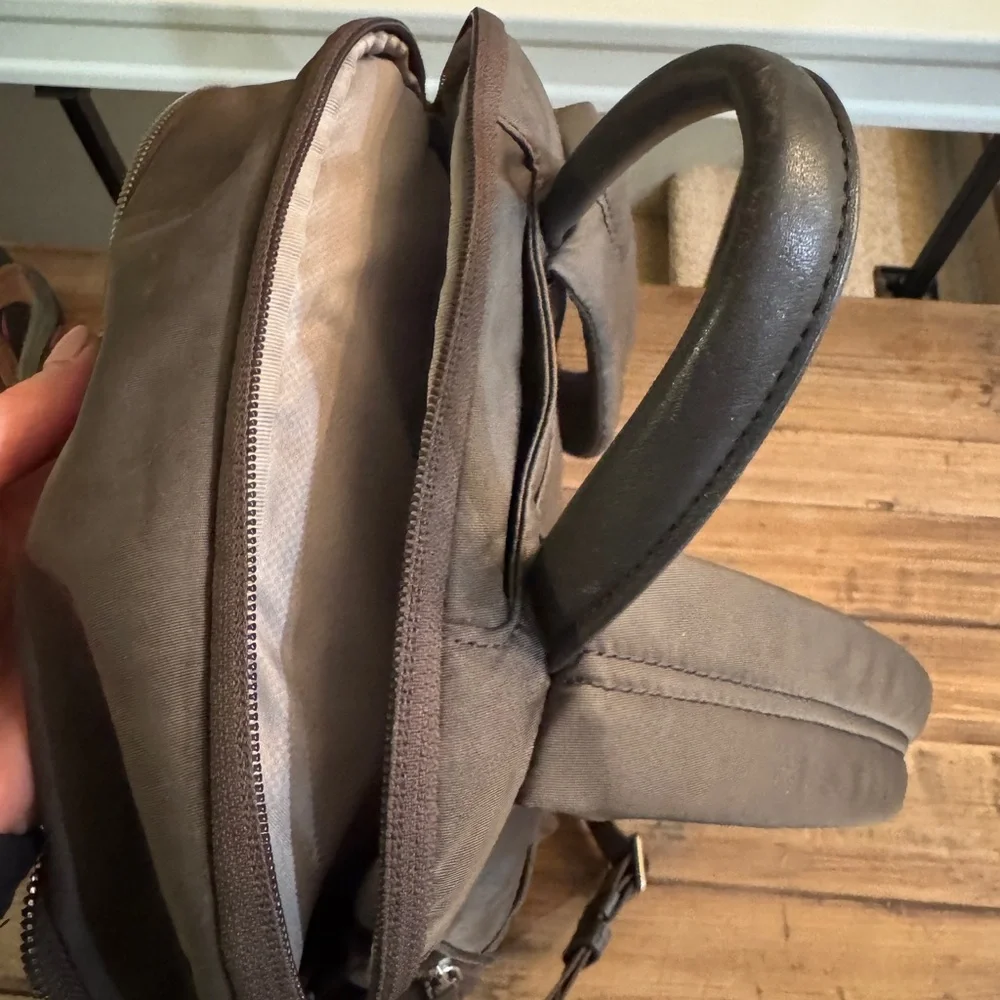 Tumi Voyager Hilden backpack- great used condition